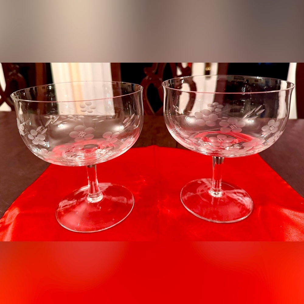 Set of 2 large clear glass Depression Glasses-Excel Cond-no cracks or chips-rare
